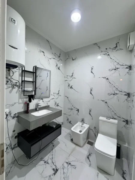 Tirane, shitet apartament 2+1+Ballkon Kati 2, 124 m² 250.000 € (Liqeni Artificial)