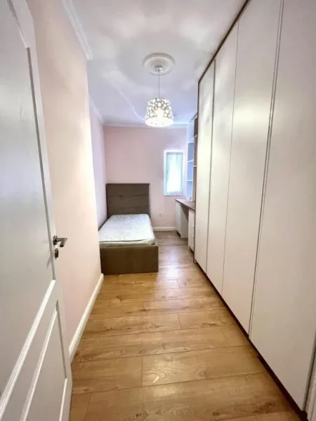 Tirane, jepet me qera apartament Kati 5, 80 m² 800 € 
