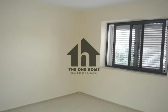 Tirane, jepet me qera zyre Kati 2, 60 m² 600 € (Rr Durresit)