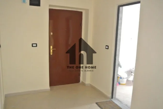 Tirane, jepet me qera zyre Kati 2, 60 m² 600 € (Rr Durresit)