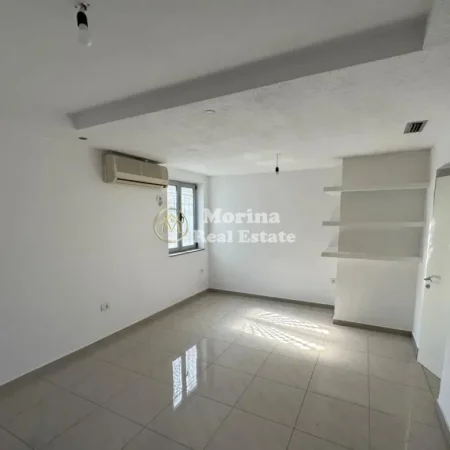Tirane, jepet me qera ambjent biznesi Kati 1, 100 m² 800 € (Rruga Mine Peza)