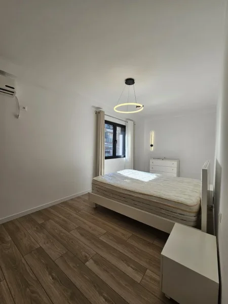 Tirane, jepet me qera apartament 2+1 Kati 2, 85 m² 800 € 
