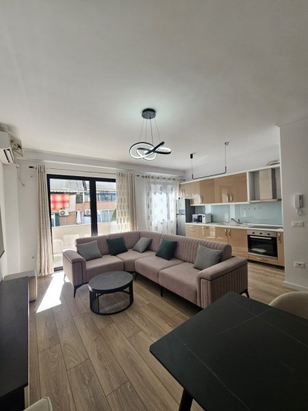 Tirane, jepet me qera apartament 2+1 Kati 2, 85 m² 800 € 