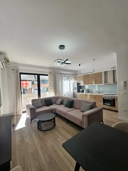 Tirane, jepet me qera apartament 2+1 Kati 2, 85 m² 800 € 