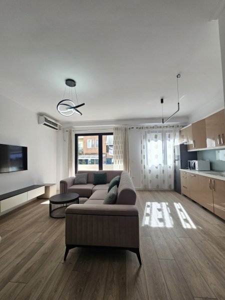 Tirane, jepet me qera apartament 2+1 Kati 2, 85 m² 800 € 