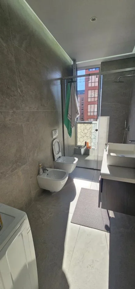 Tirane, shitet apartament 3+1 , 150 m² 346.380 € (Bulevardi i Ri)