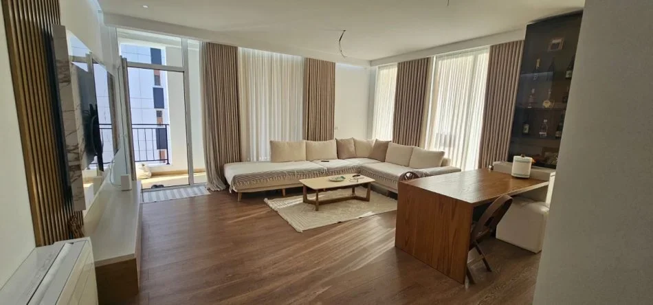 Tirane, shitet apartament 3+1 , 150 m² 346.380 € (Bulevardi i Ri)