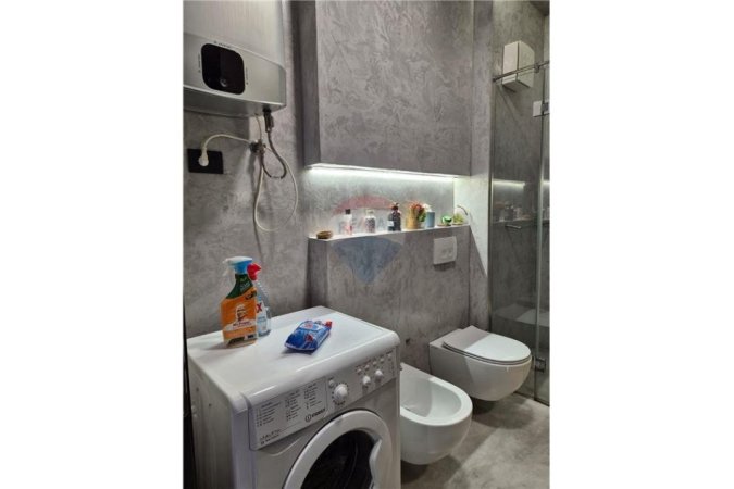 Tirane, jepet me qera apartament 1+1+Ballkon Kati 4, 66 m² 600 € (Rruga: Hamdi Garunja)