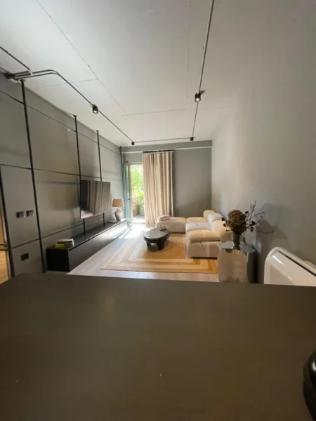 Tirane, jepet me qera apartament 2+1+Ballkon , 105 m² 2.500 € (Lion Park Residence)