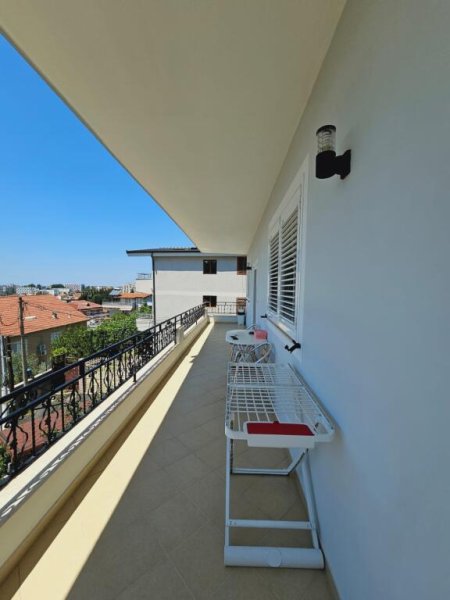 Tirane, Jepet me qira apartament 2+1+2 Ballkone tek VILAT AMERIKANE PRANË RRUGES ELBASANIT , 150 m² 530 euro kati 3