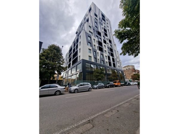 Tirane, jepet me qera ambjent biznesi Kati 0, 160 m² 6.000 € (Rr. Barrikadave)