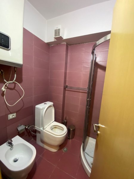Tirane, jepet me qera garsonier Kati 2, 35 m² 330€ (Rrapo hekali)