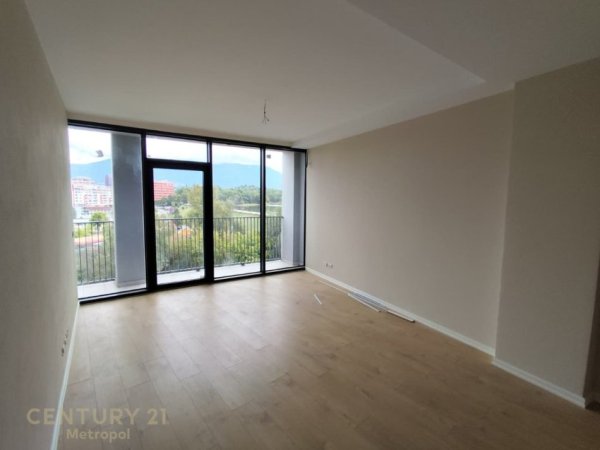 Tirane, jepet me qera zyre Kati 3, 131 m² 1.800 € (Liqeni)