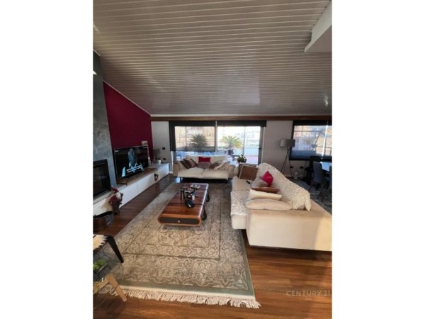 Tirane, jepet me qera apartament+verande | Penthouse 3+1+Aneks+Ballkon Kati 5, 210 m² 2.500 € (Ministria e Drejtesise)