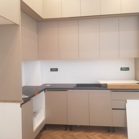 Tirane, jepet me qera apartament 1+1 Kati 1, 800 € 