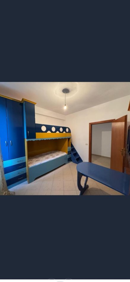 Tirane, jepet me qera apartament 2+1 Kati 2, 450 € 