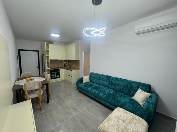 Tirane, jepet me qera apartament 1+1 Kati 2, 65 m² 650 € 