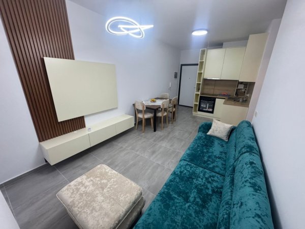 Tirane, jepet me qera apartament 1+1 Kati 2, 65 m² 650 € 