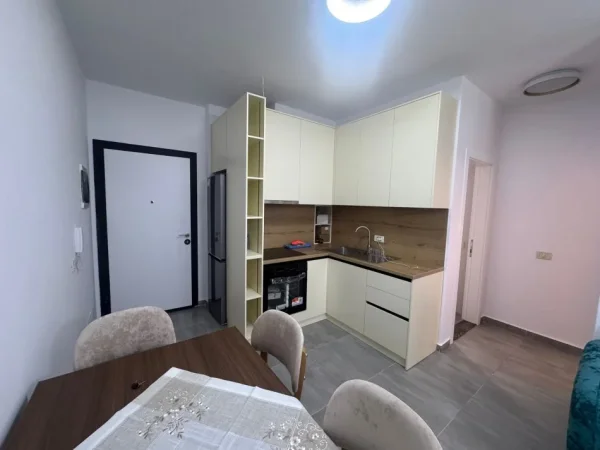 Tirane, jepet me qera apartament 1+1 Kati 2, 65 m² 650 € 