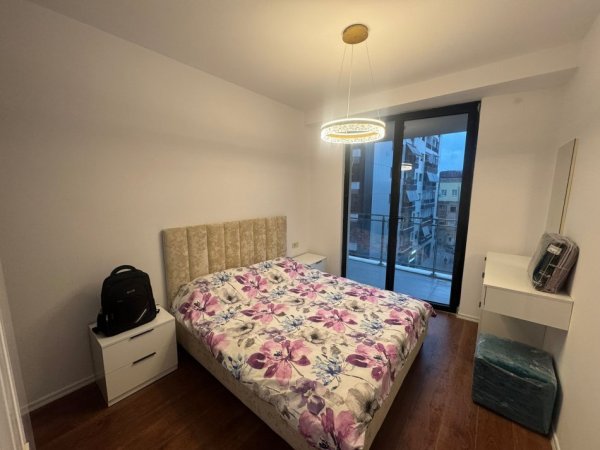 Tirane, jepet me qera apartament 1+1 Kati 2, 65 m² 650 € 
