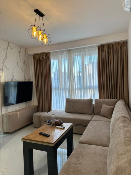Tirane, jepet me qera apartament 1+1 Kati 2, 530 € (yzberisht)