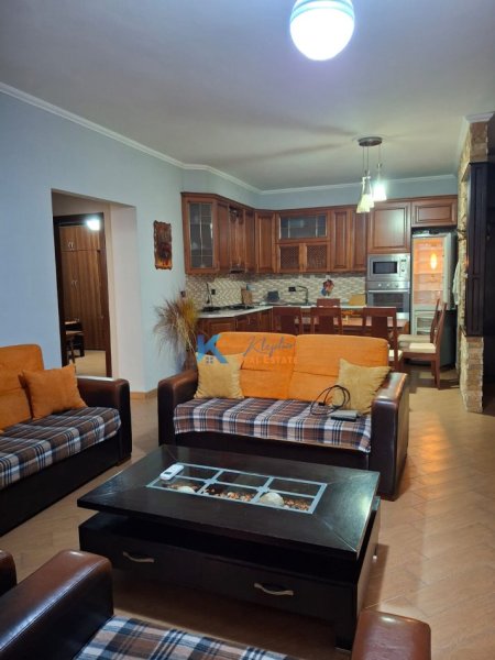 Tirane, jap me qera apartament 2+1+Ballkon Kati 2, 103 m² 520 € (Astir, prane bar Bohem)