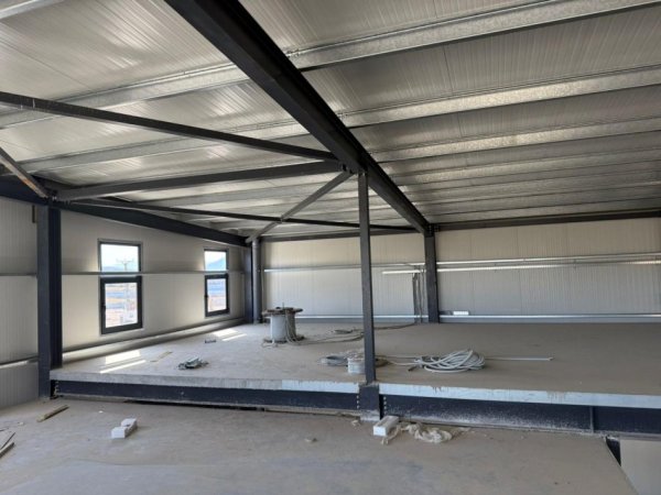 Tirane, jepet me qera ambjent biznesi Kati 0, 1.100 m² 3.500 € (Vaqarr)