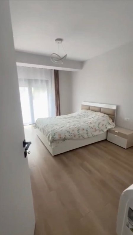 Tirane, jepet me qera apartament 1+1 Kati 3, 74 m² 500 € 