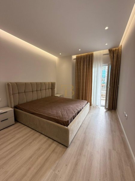 Tirane, jepet me qera apartament 1+1 Kati 3, 63 m² 700 € 