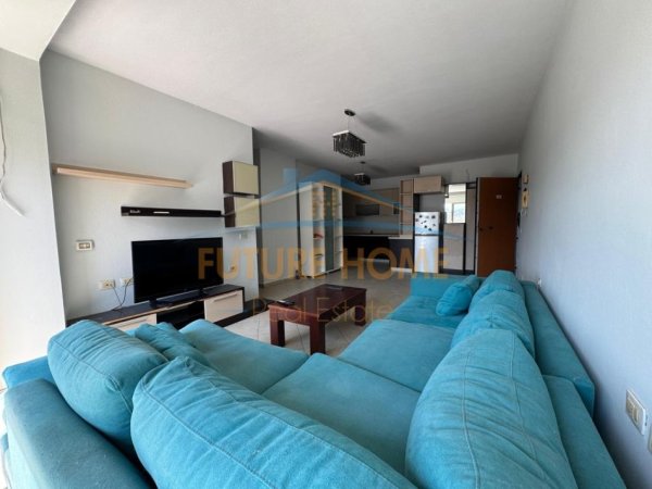 Tirane, jepet me qera apartament 2+1 Kati 6, 80 m² 600 € (Fusha e Aviacjonit)