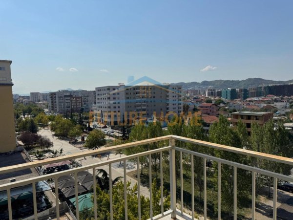 Tirane, jepet me qera apartament 2+1 Kati 6, 80 m² 600 € (Fusha e Aviacjonit)