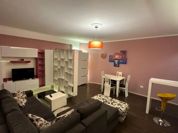 Tirane, jepet me qera apartament 1+1 Kati 1, 75 m² 650 € 