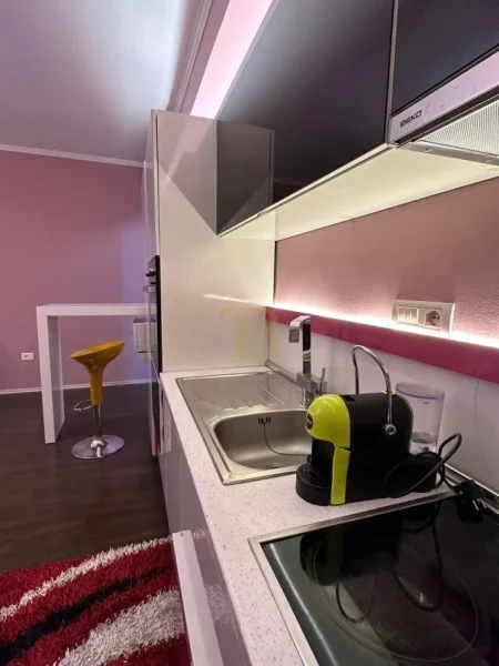 Tirane, jepet me qera apartament 1+1 Kati 1, 75 m² 650 € 