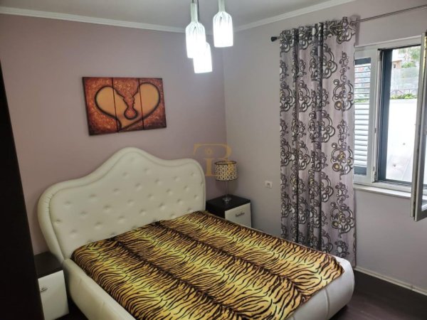 Tirane, jepet me qera apartament 1+1 Kati 1, 75 m² 650 € 