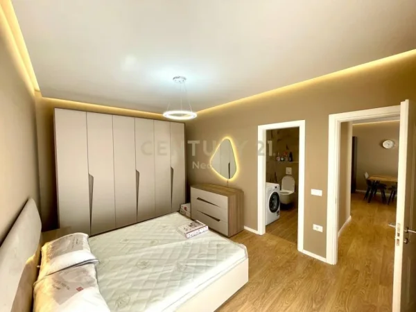 Tirane, jepet me qera apartament 2+1+Aneks+Ballkon Kati 1, 103 m² 800 € (Neom125260)
