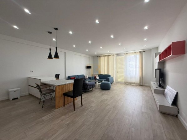 Tirane, jepet me qera apartament duplex 2+1 , 125 m² 1.500 € 