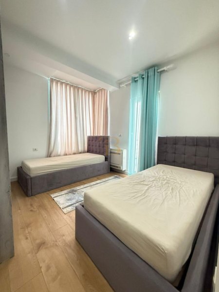 Tirane, jepet me qera apartament duplex 2+1 , 125 m² 1.500 € 