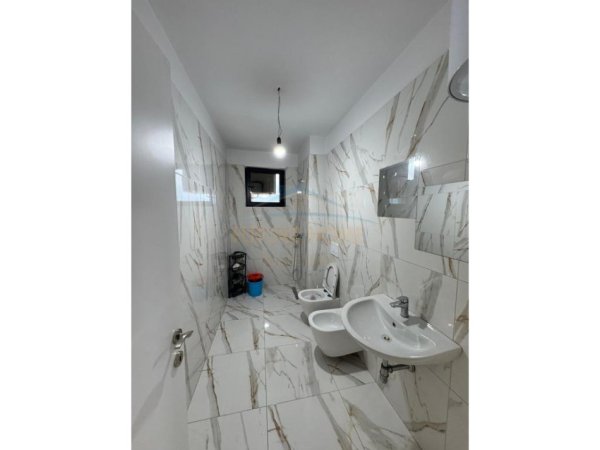 Tirane, shitet apartament 2+1 Kati 8, 124 m² 204.000 € (Rruga Teodor Keko)