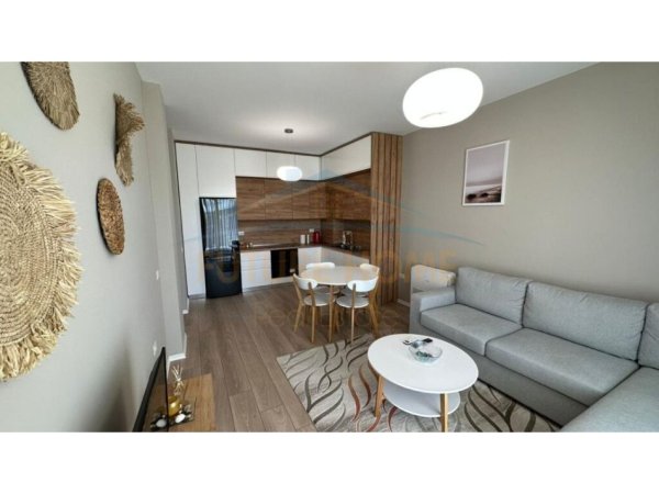 Tirane, jepet me qera apartament 1+1+Ballkon Kati 6, 76 m² 500 € (Grand Gallery)