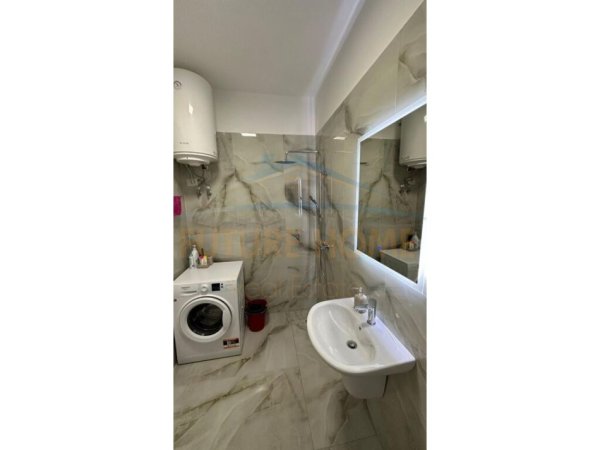 Tirane, jepet me qera apartament 1+1+Ballkon Kati 6, 76 m² 500 € (Grand Gallery)