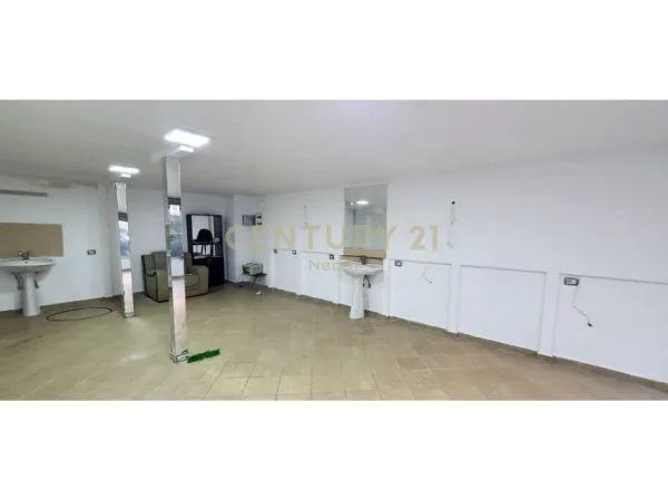 Tirane, shitet ambjent biznesi Kati 0, 50 m² 160.000 € (Neom125203)