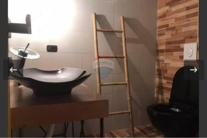 Tirane, jepet me qera zyre , 110 m² 1.000 € 