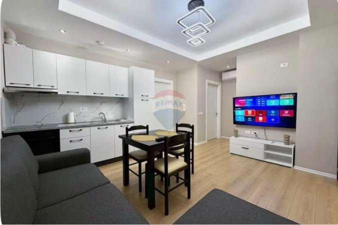 Tirane, jepet me qera 2+1 , 75 m² 900 € 
