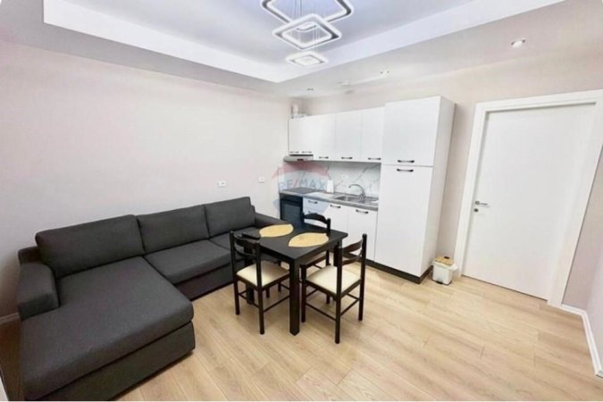 Tirane, jepet me qera 2+1 , 75 m² 900 € 