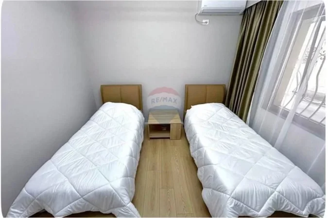 Tirane, jepet me qera 2+1 , 75 m² 900 € 