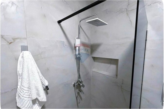 Tirane, jepet me qera 2+1 , 75 m² 900 € 