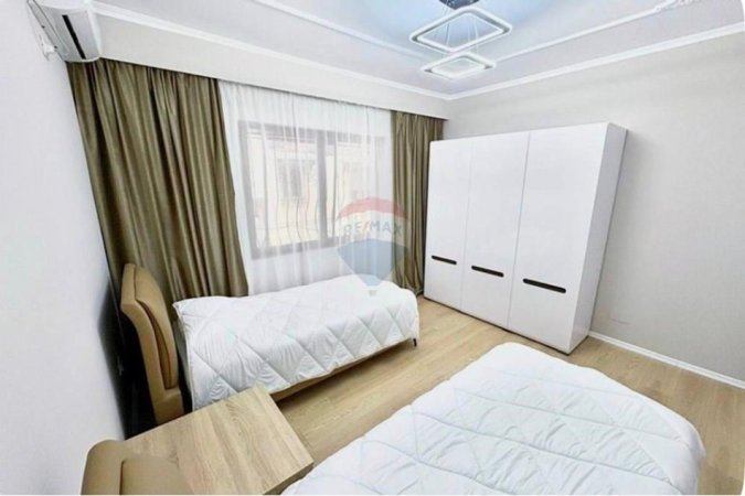 Tirane, jepet me qera 2+1 , 75 m² 900 € 