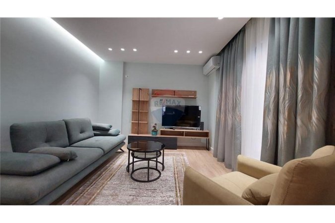 Tirane, jepet me qera apartament 1+1 Kati 3, 63 m² 625 € (Rruga Adem Sina, Vilat Forest)