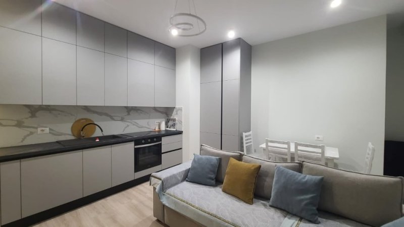 Tirane, jepet me qera apartament 1+1 Kati 9, 800 € 