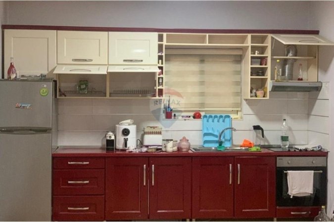 Tirane, jepet me qera apartament 2+1 , 115 m² 550 € 